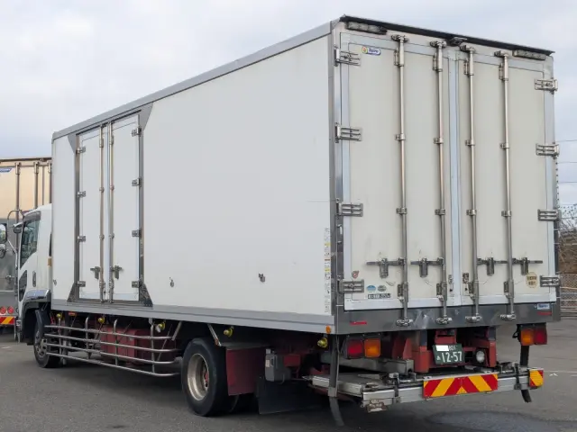 いすゞ フォワード TKG-FRR90T2(2WD)の写真5