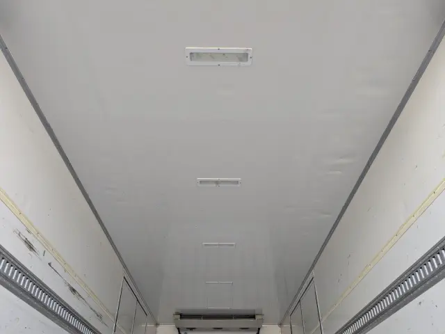 いすゞ フォワード TKG-FRR90T2(2WD)の写真17