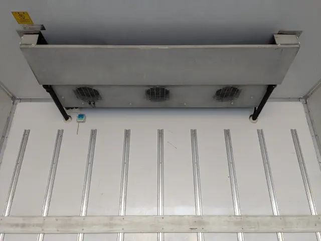 いすゞ フォワード TKG-FRR90T2(2WD)の写真20