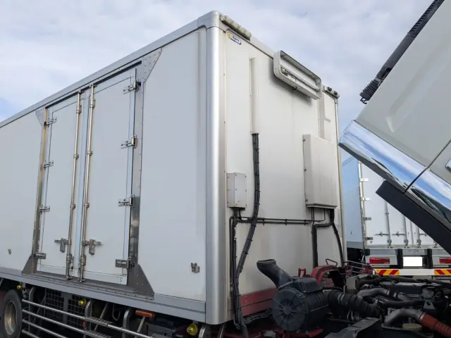 いすゞ フォワード TKG-FRR90T2(2WD)の写真45