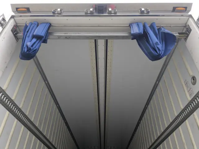 日野 プロフィア 2KG-FW1AHC(8x4)の写真9