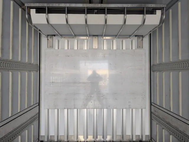 日野 プロフィア 2DG-FW1AHG(8x4)の写真17