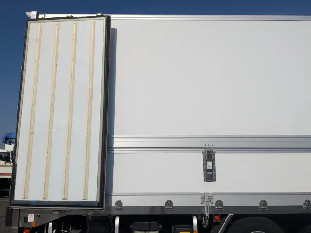 日野 プロフィア 2DG-FW1AHG(8x4)の写真27