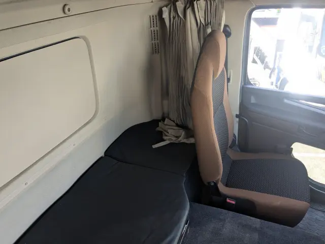 日野 プロフィア 2DG-FW1AHG(8x4)の写真38