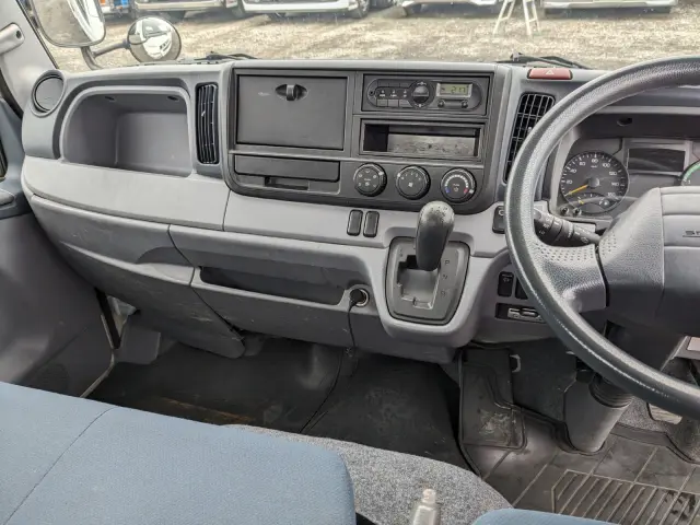 三菱 キャンター TPG-FBA00(2WD)の写真32