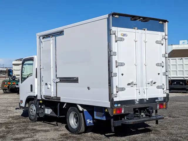 いすゞ エルフ TPG-NMR85AN(2WD)の写真4