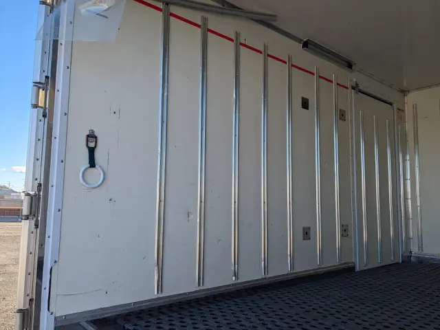 いすゞ エルフ TPG-NMR85AN(2WD)の写真20