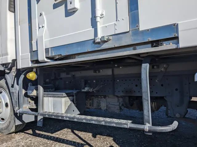 いすゞ エルフ TPG-NMR85AN(2WD)の写真26