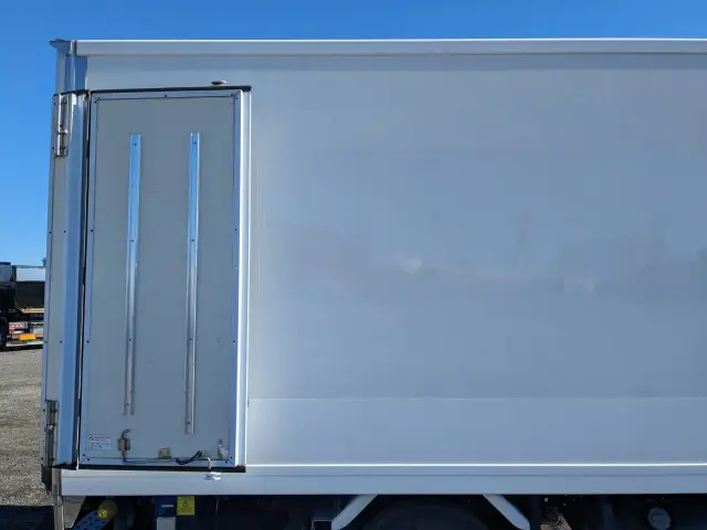 いすゞ エルフ TPG-NMR85AN(2WD)の写真28