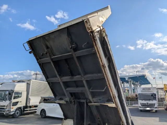 いすゞ エルフ TPG-NJR85AD(2WD)の写真17