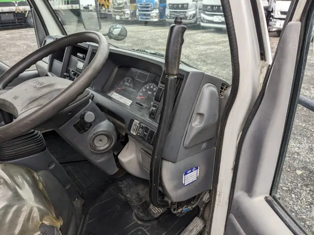 いすゞ エルフ TPG-NJR85AD(2WD)の写真39