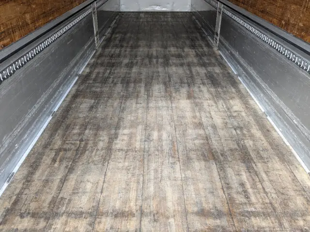 ＵＤ クオン QPG-CD5ZA(6x2)の写真21