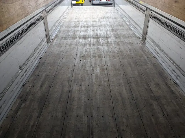 ＵＤ クオン QPG-CD5ZA(6x2)の写真25