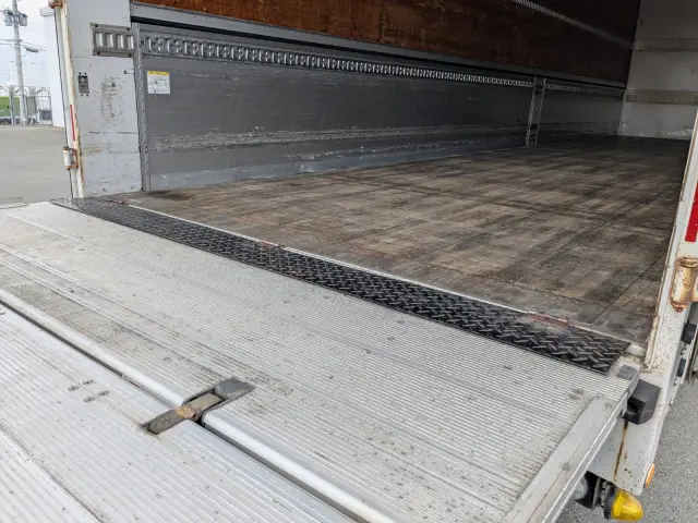 ＵＤ クオン QPG-CD5ZA(6x2)の写真37