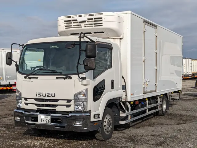 いすゞ フォワード 2PG-FRR90T2(2WD)の写真1