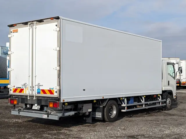 いすゞ フォワード 2PG-FRR90T2(2WD)の写真5