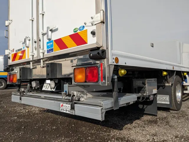 いすゞ フォワード 2PG-FRR90T2(2WD)の写真7