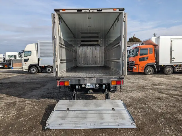 いすゞ フォワード 2PG-FRR90T2(2WD)の写真9