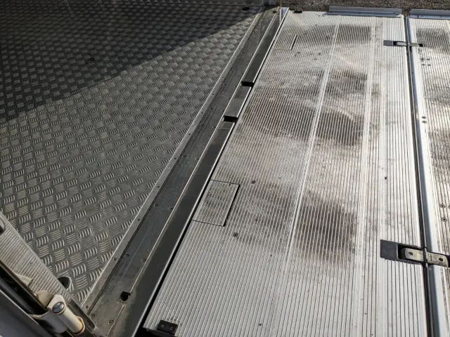 いすゞ フォワード 2PG-FRR90T2(2WD)の写真11