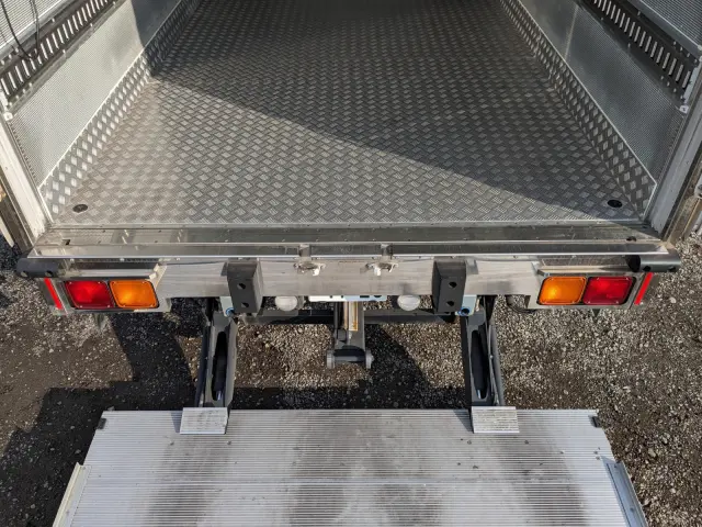 いすゞ フォワード 2PG-FRR90T2(2WD)の写真12