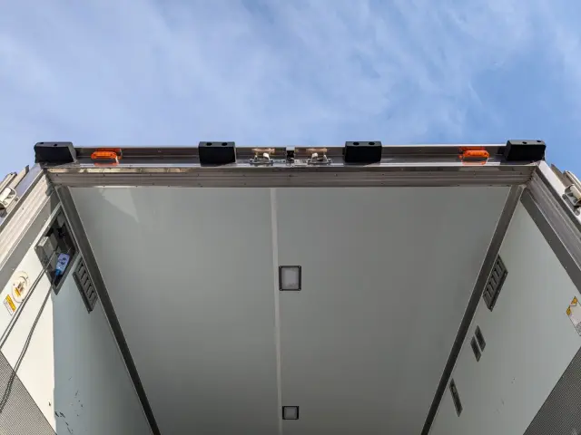 いすゞ フォワード 2PG-FRR90T2(2WD)の写真13