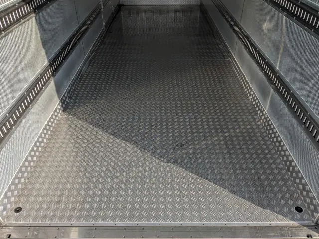 いすゞ フォワード 2PG-FRR90T2(2WD)の写真14