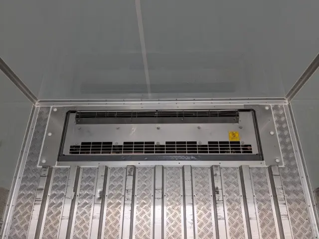 いすゞ フォワード 2PG-FRR90T2(2WD)の写真17