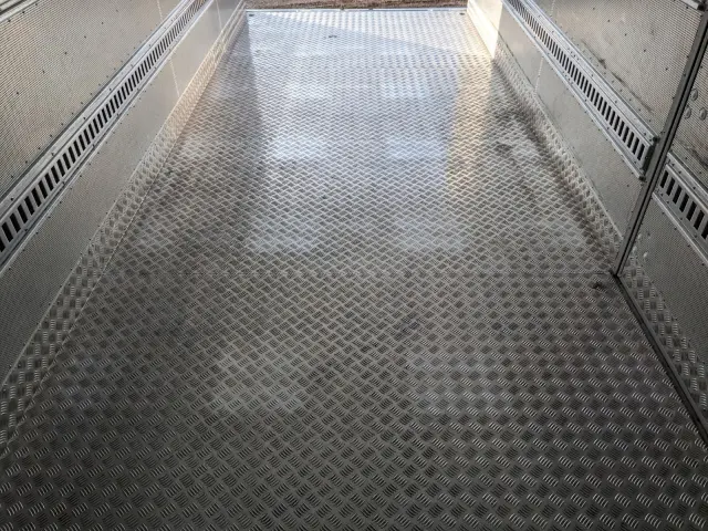 いすゞ フォワード 2PG-FRR90T2(2WD)の写真19