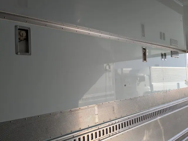 いすゞ フォワード 2PG-FRR90T2(2WD)の写真21