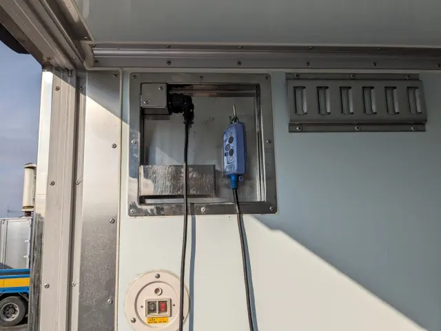 いすゞ フォワード 2PG-FRR90T2(2WD)の写真24