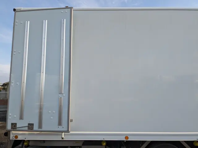 いすゞ フォワード 2PG-FRR90T2(2WD)の写真34