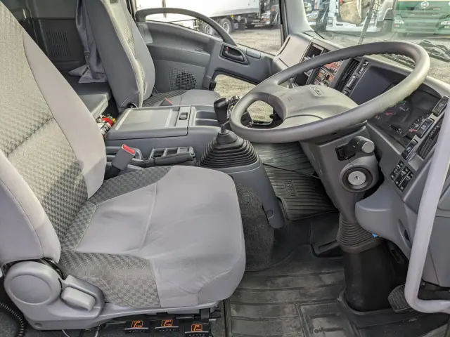 いすゞ フォワード 2PG-FRR90T2(2WD)の写真39