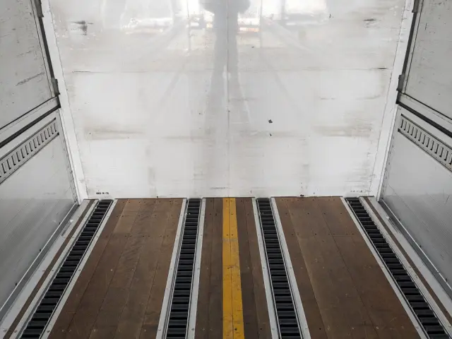 UD クオン QPG-CG5ZA(8x4)の写真14