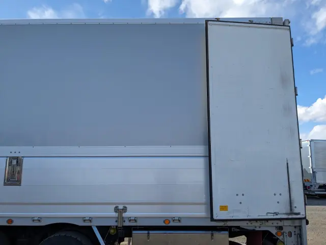 UD クオン QPG-CG5ZA(8x4)の写真20