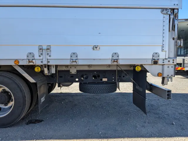 いすゞ フォワード PKG-FRR90T2(2WD)の写真22