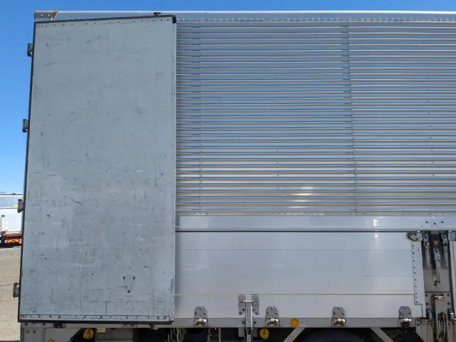 いすゞ フォワード PKG-FRR90T2(2WD)の写真30