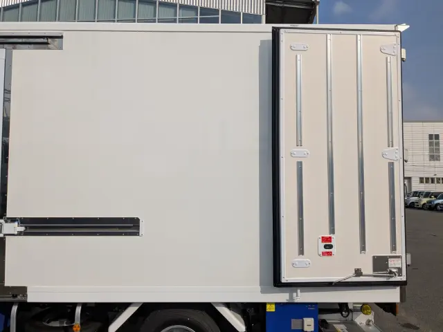 三菱 キャンター 2RG-FEB50(2WD)の写真10