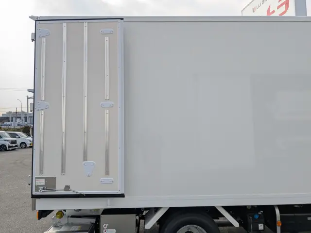 三菱 キャンター 2RG-FEB50(2WD)の写真17