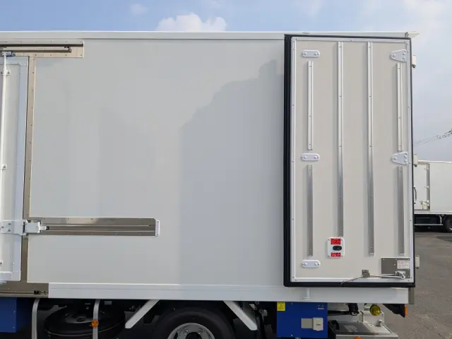 三菱 キャンター 2RG-FEB50(2WD)の写真10