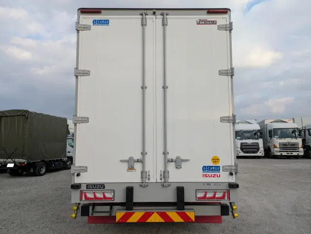 いすゞ ギガ 2PG-CYJ77D(8x4)の写真10