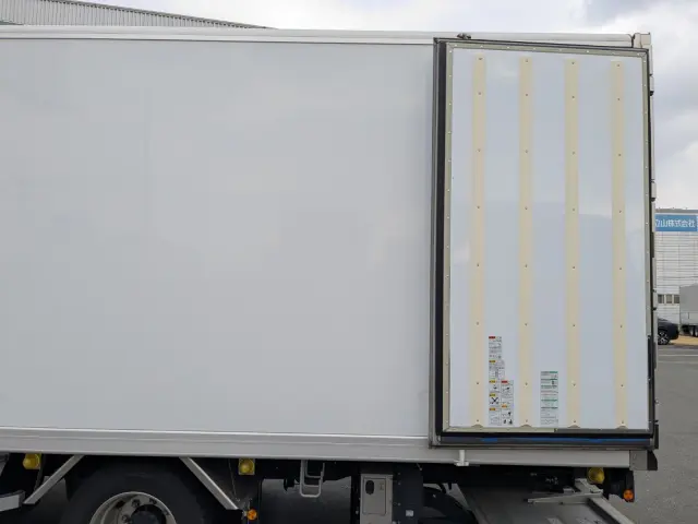 いすゞ フォワード 2PG-FTR90V4(2WD)の写真10