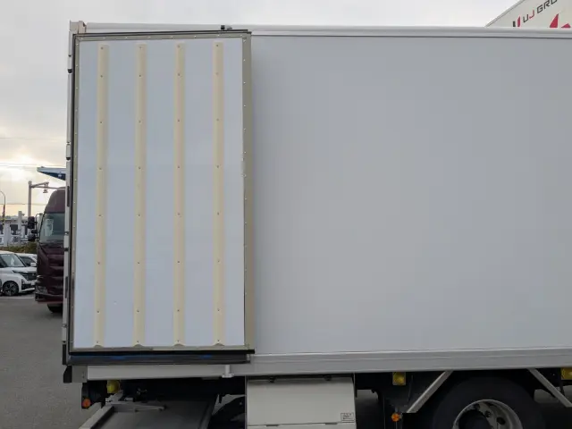 いすゞ フォワード 2PG-FTR90V4(2WD)の写真14