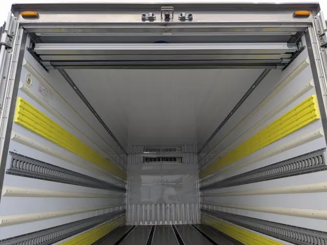 いすゞ フォワード 2PG-FTR90V4(2WD)の写真17