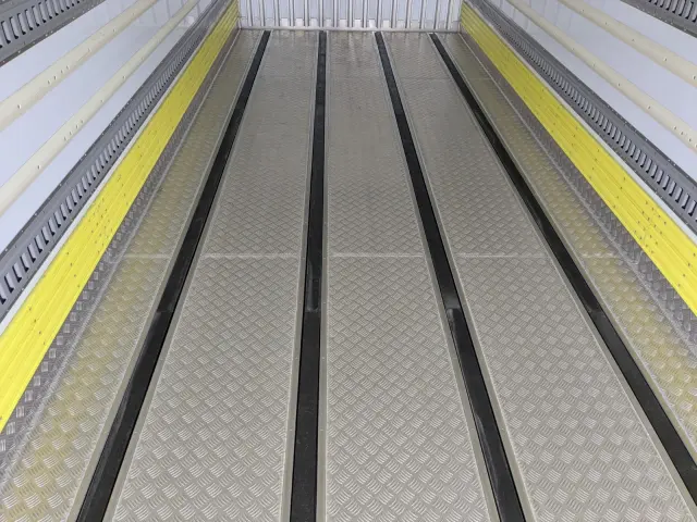 いすゞ フォワード 2PG-FTR90V4(2WD)の写真18