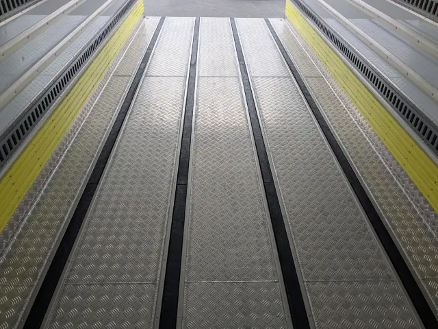 いすゞ フォワード 2PG-FTR90V4(2WD)の写真22