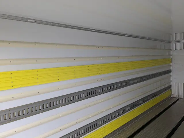 いすゞ フォワード 2PG-FTR90V4(2WD)の写真24