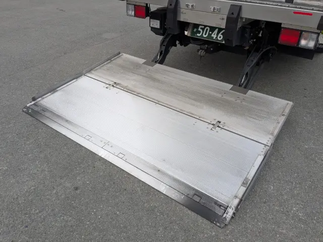 いすゞ フォワード 2PG-FTR90V4(2WD)の写真27