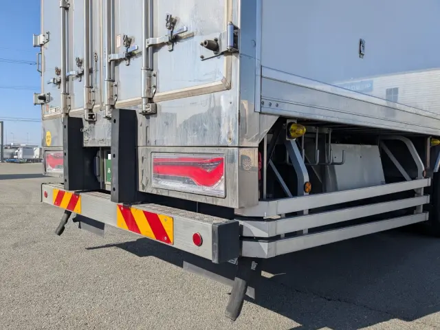 日野 プロフィア 2DG-FR1AHC(6x2)の写真7