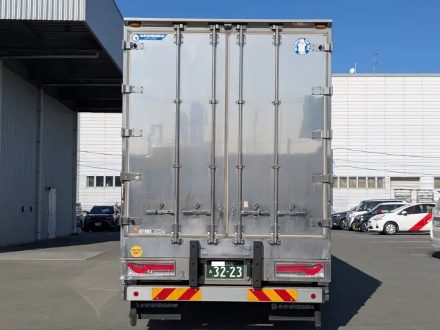 日野 プロフィア 2DG-FR1AHC(6x2)の写真8