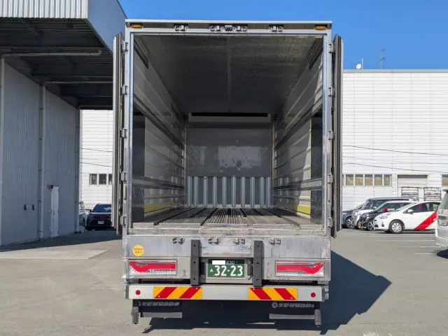 日野 プロフィア 2DG-FR1AHC(6x2)の写真9